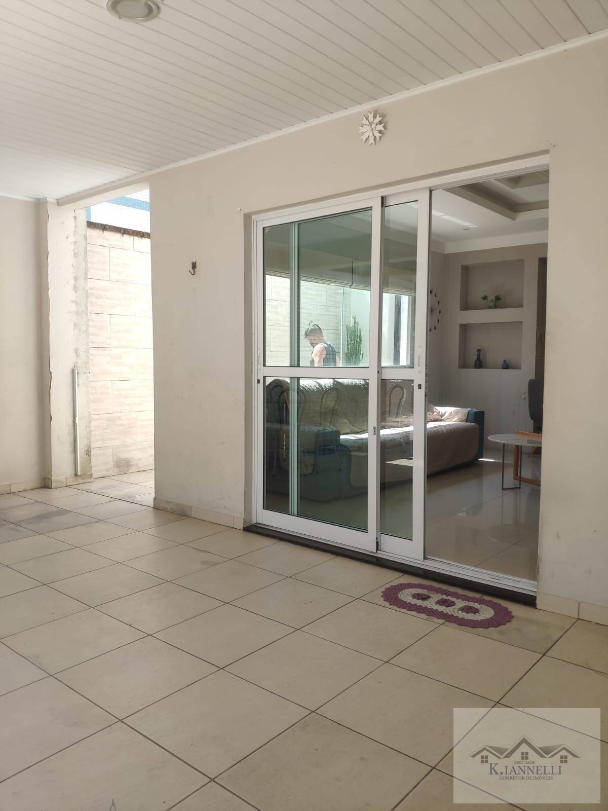 Casa à venda com 3 quartos, 126m² - Foto 2